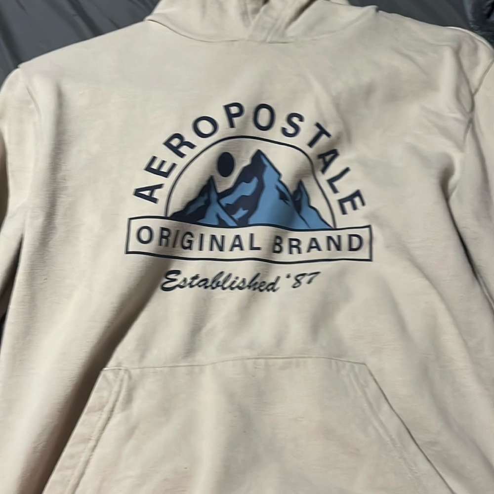Small Aeropostale pull over hoodie used like news